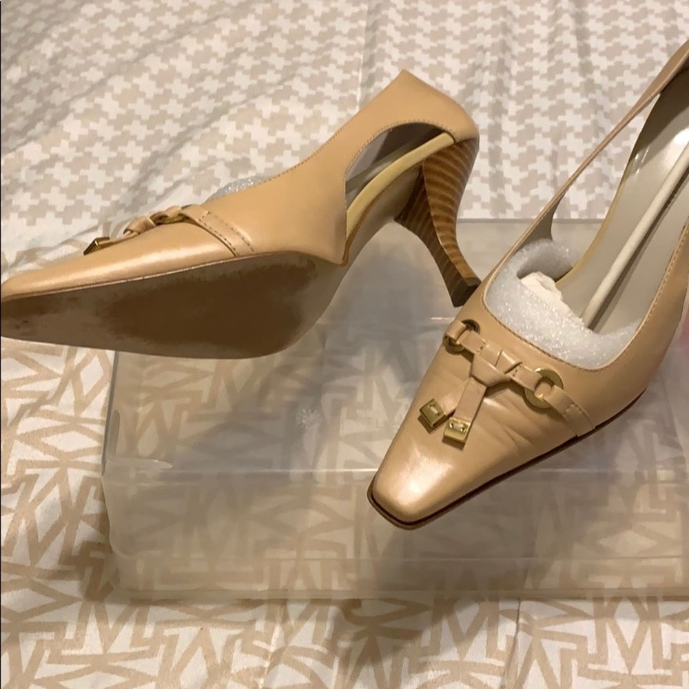 Anne Klein - Picture 2 of 4